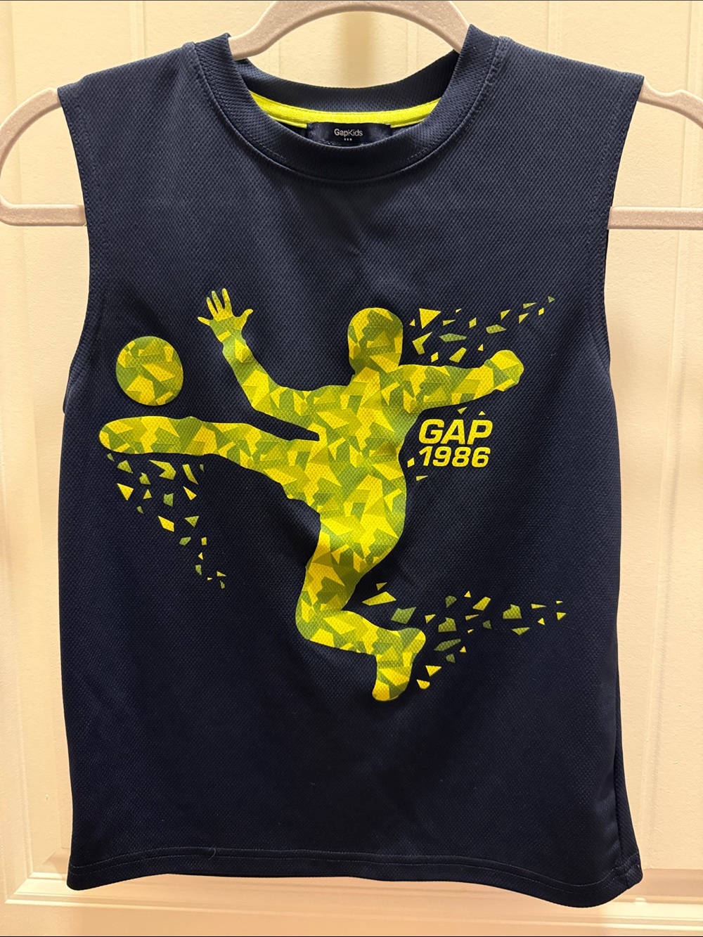 GAP Boy’s Navy Blue w/Neon Yellow Soccer Silhouette Muscle Tank (M)